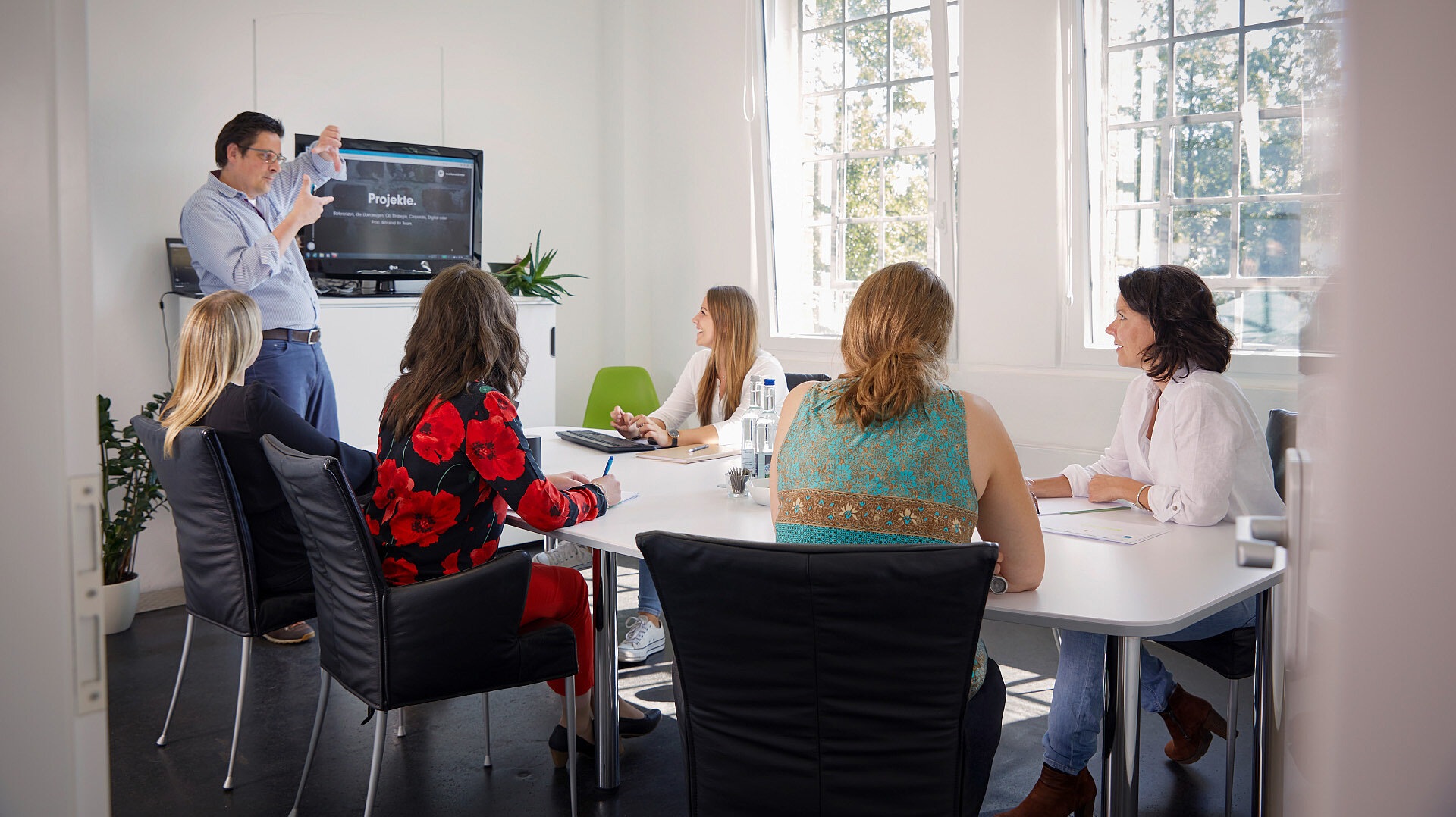 Das markenstürmer-Team im Besprechungsraum